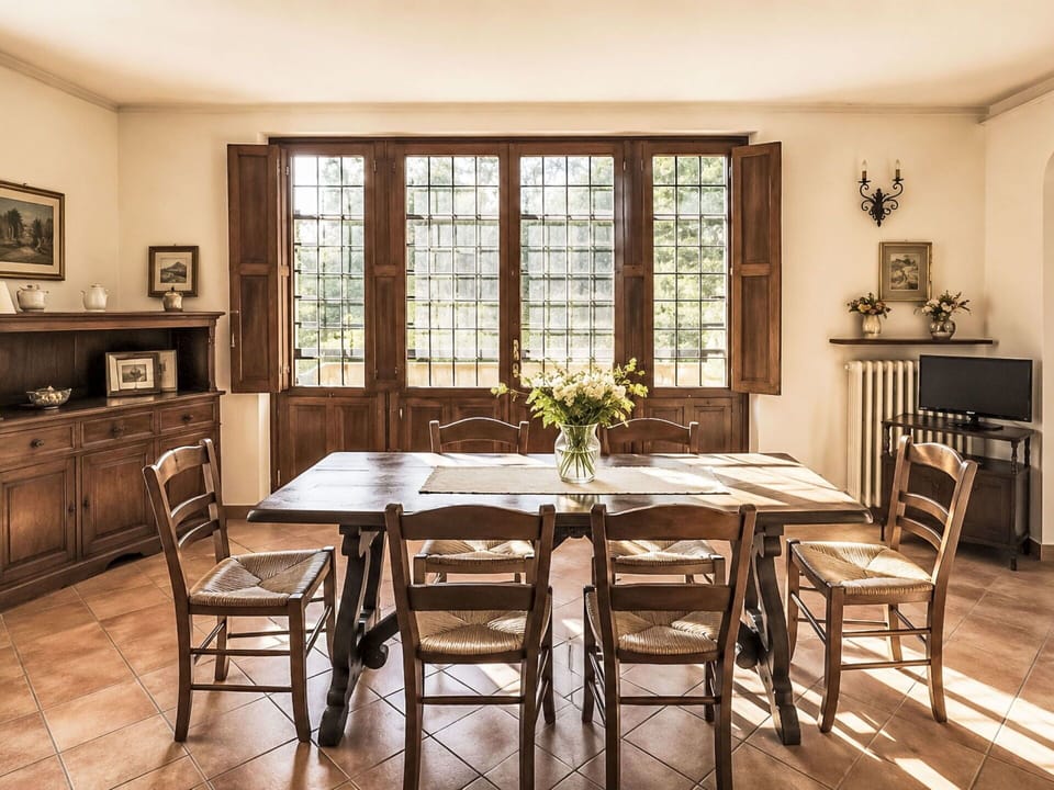 Furniture, Interior Design, Wall, Flooring, Wood, Floor, Room, Ceiling, Lighting, Home