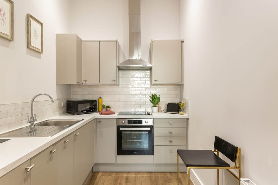 Full Kitchen 