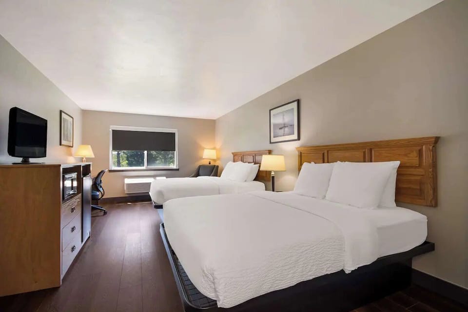 Bedroom. Interior and views may vary based on location and availability.