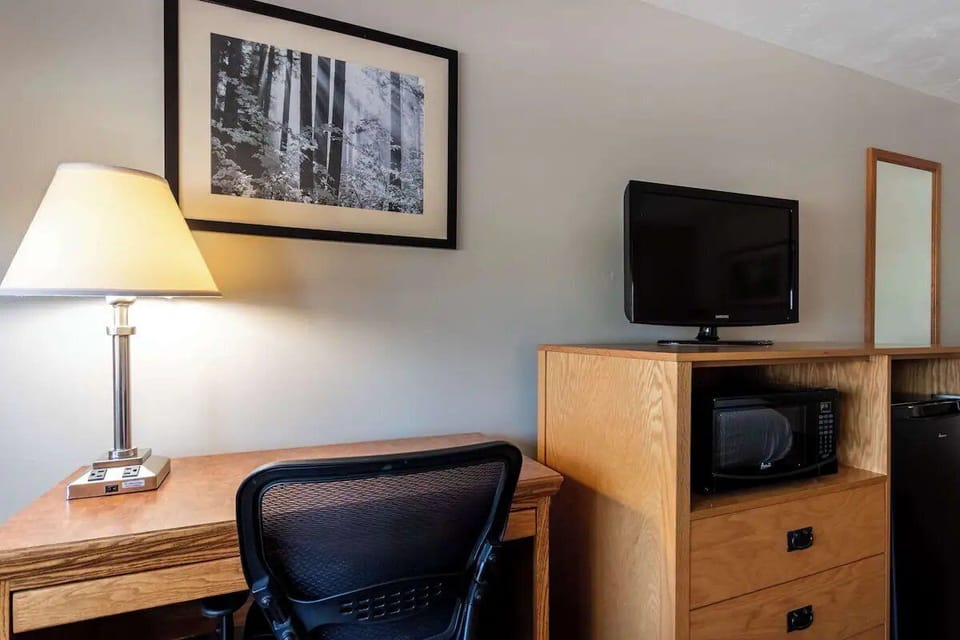 Bedroom. Interior and views may vary based on location and availability.