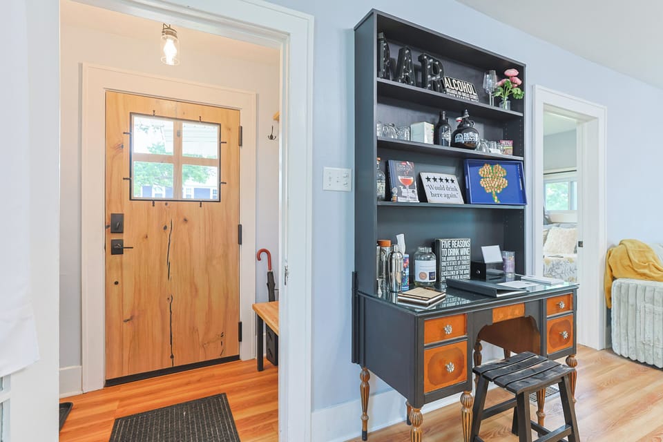 Front Door/Entryway 