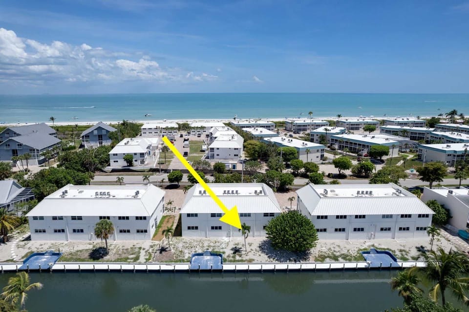 Location of Sanibel Arms B2, directly across from the beach and on a direct access canal