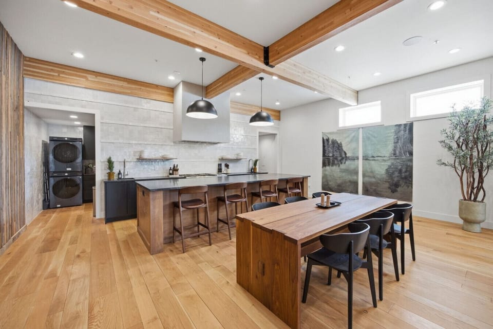 Spacious Chefs Kitchen and Entertainment space