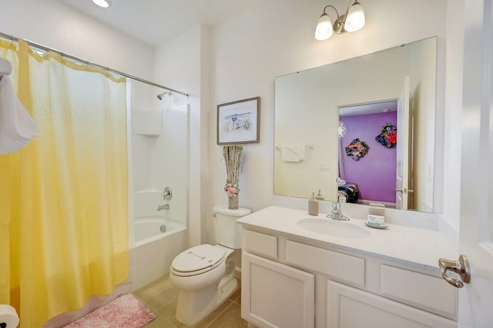 Full bathroom 8 image 1