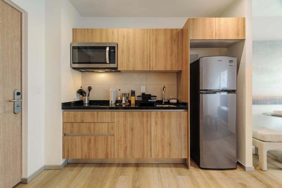 Modern and fully equipped kitchen