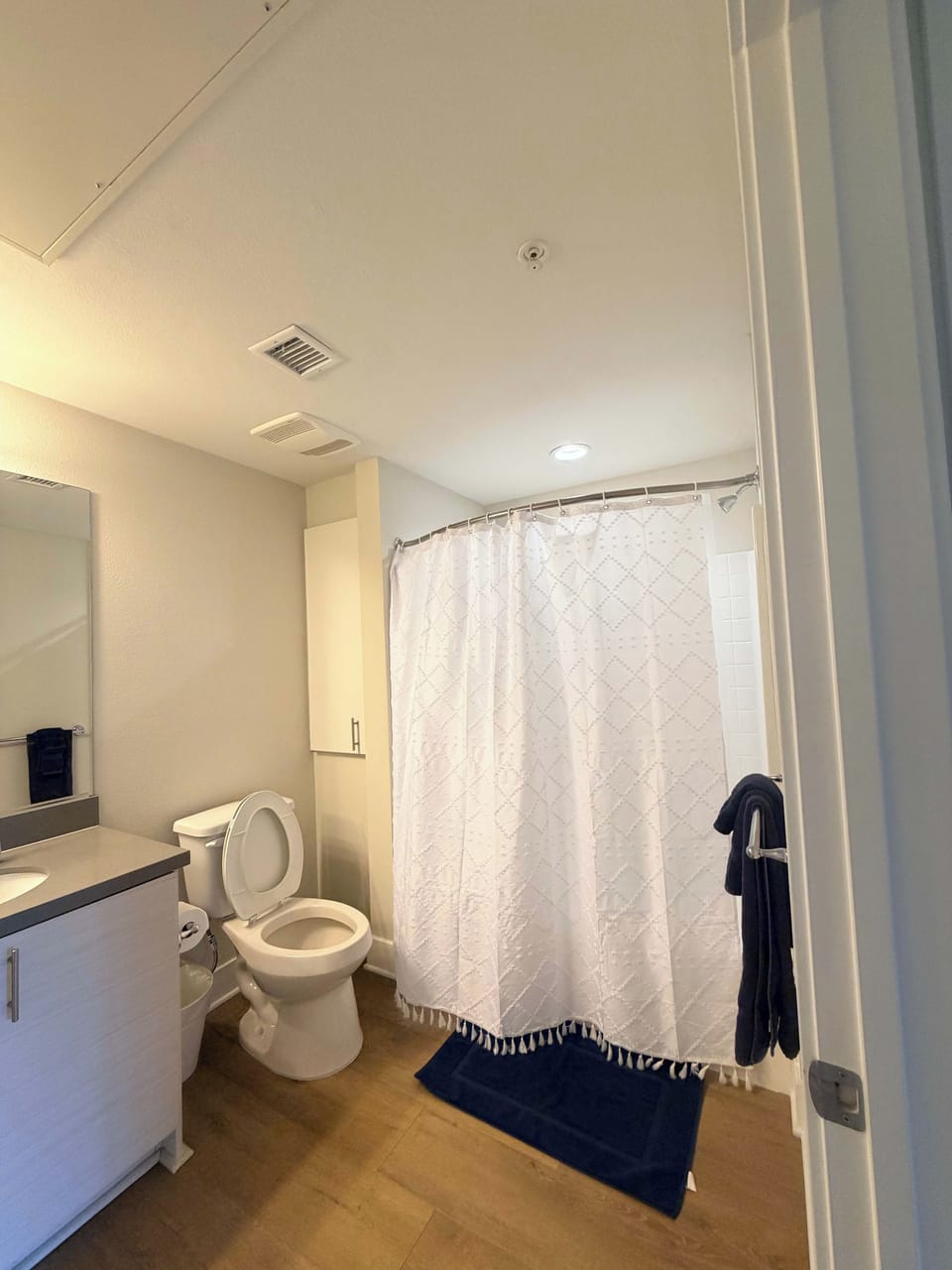 1BR in San Diego, Kearny Mesa w/ Wi-Fi • Parking Apartment in San Diego