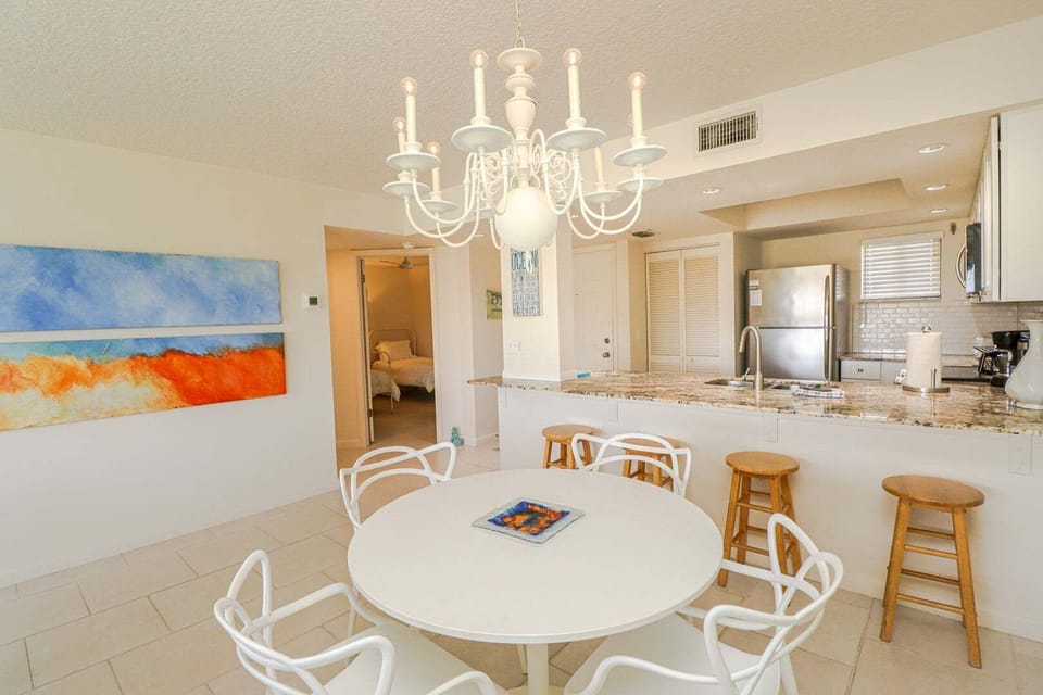 St. Augustine Beach Rentals Dining Room