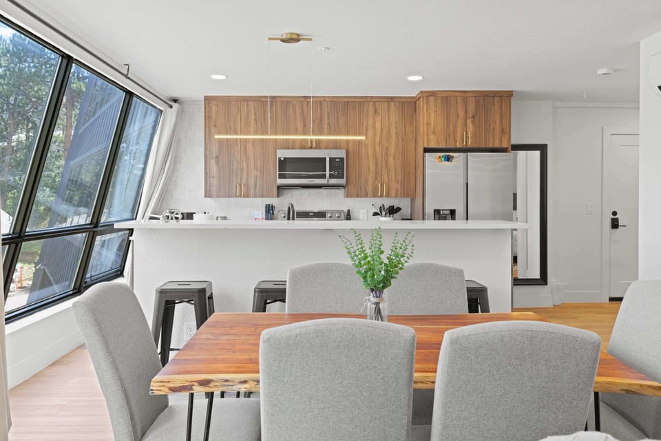Breakfast bar and dining room table are available for your dining enjoyment.