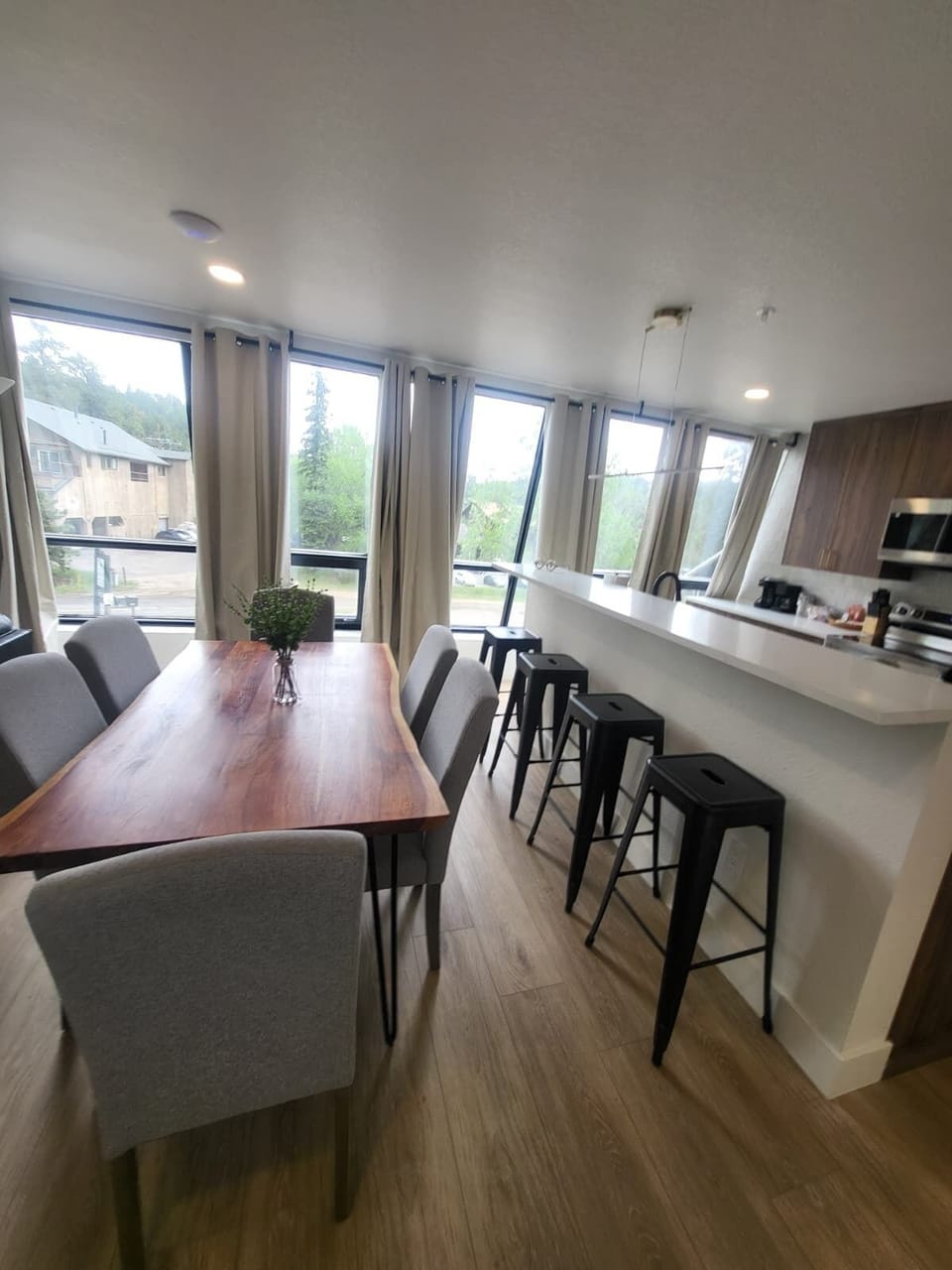 Breakfast bar and dining room table are available for your dining enjoyment.