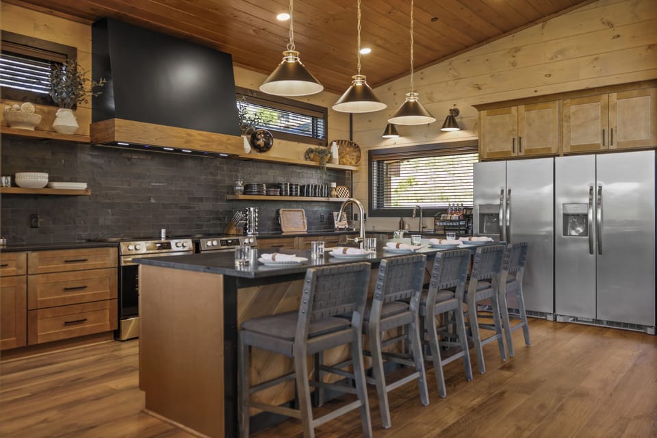 The kind of kitchen that makes everyone want to hang around a little longer.