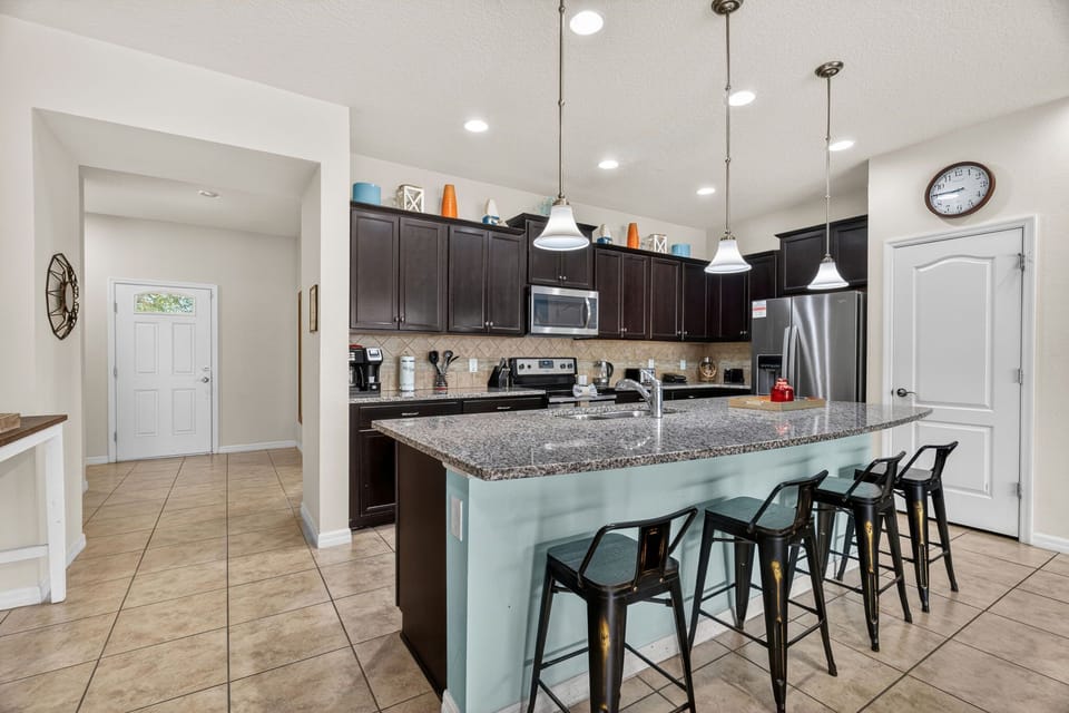 Fully-equipped kitchen