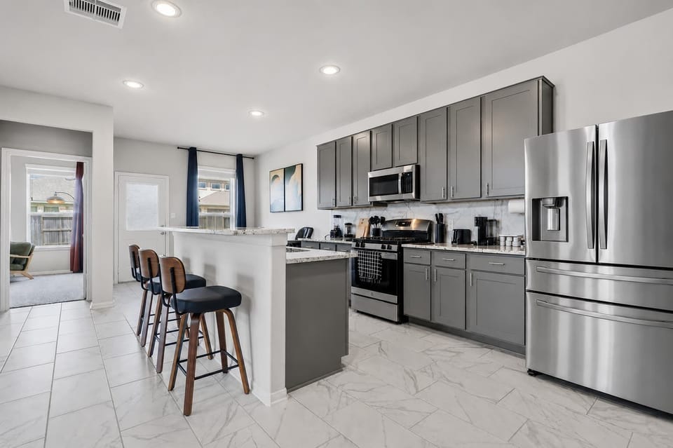 
[Kitchen] Sleek, open & fully equipped kitchen - designed for comfort & style
