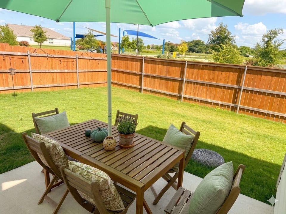 Outdoor dining