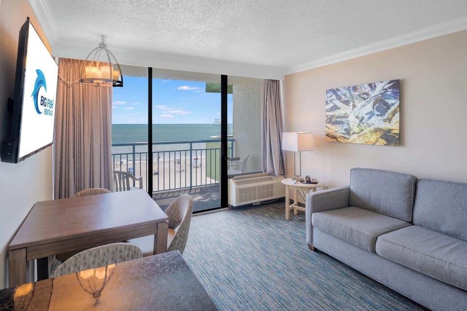 Bright Living Space with Relaxing Views 🌊
