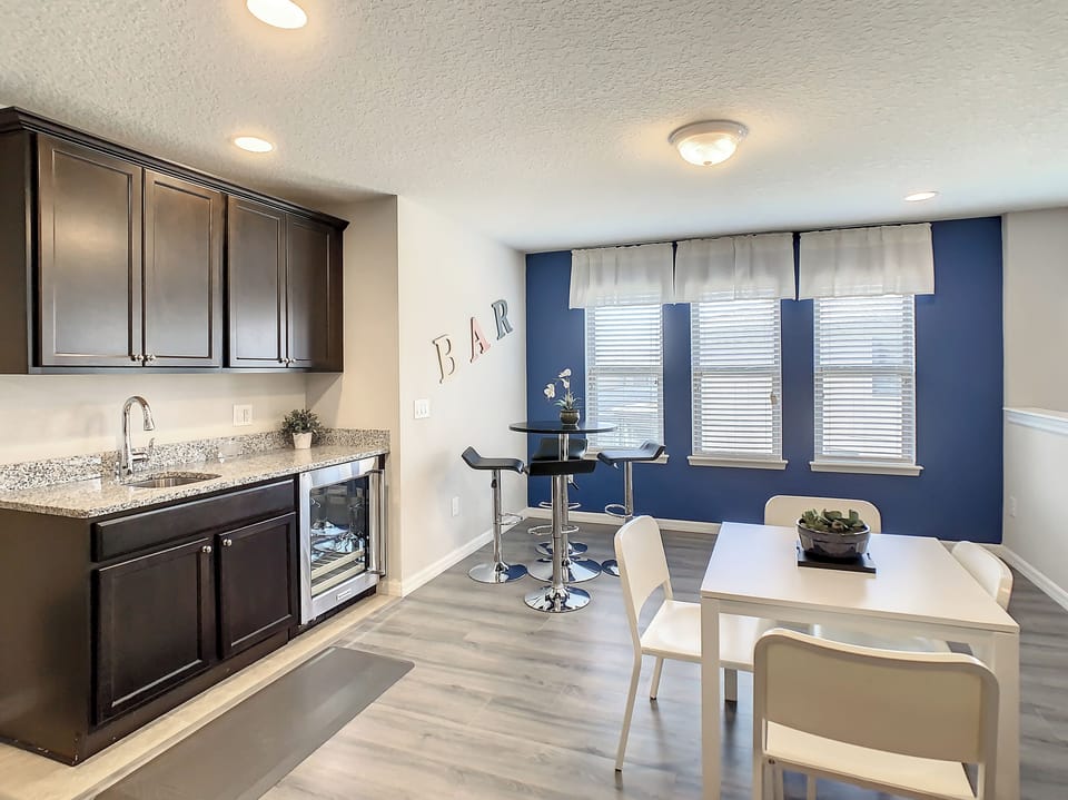 Game room wet bar 
