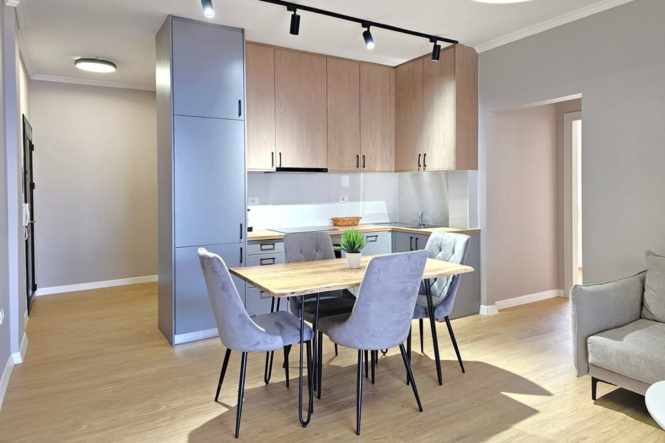 Kitchen and dining area