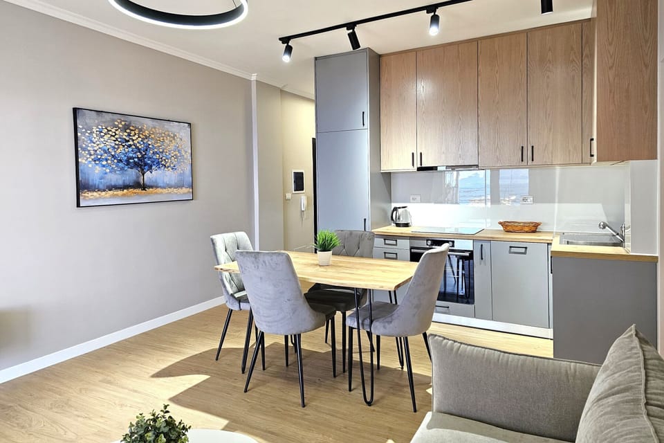 Kitchen and dining area