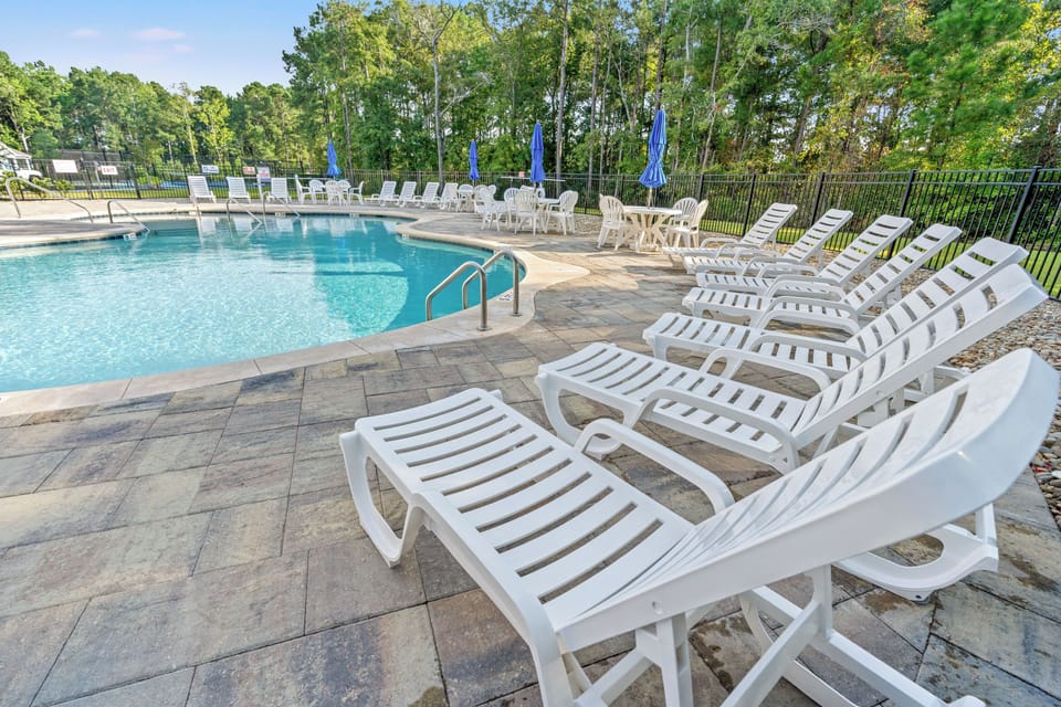 Cameron Woods | Community Amenities