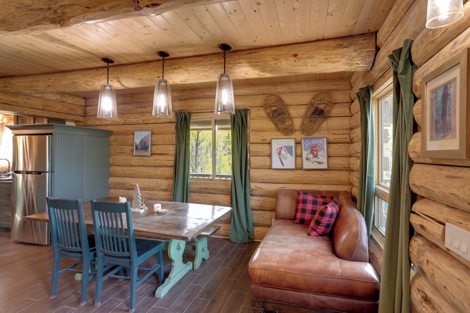 Dining Area | Dishes & Flatware Provided | 1st Floor
