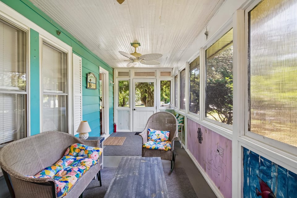 Group,Sun Room,