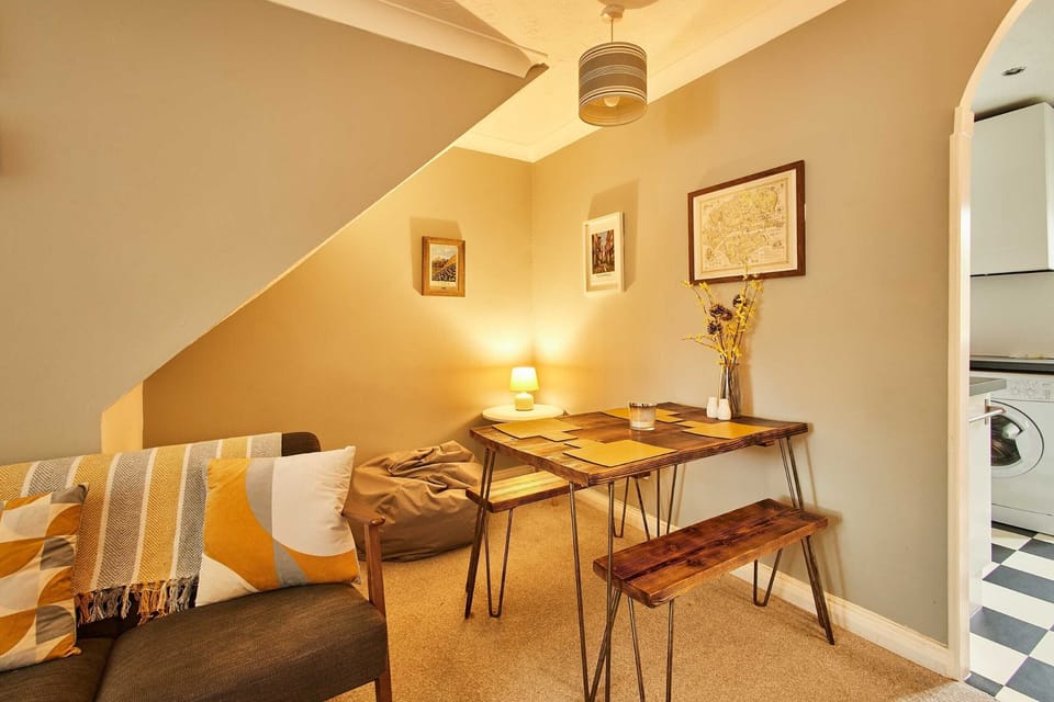 Scaife Gardens, York - Host & Stay
