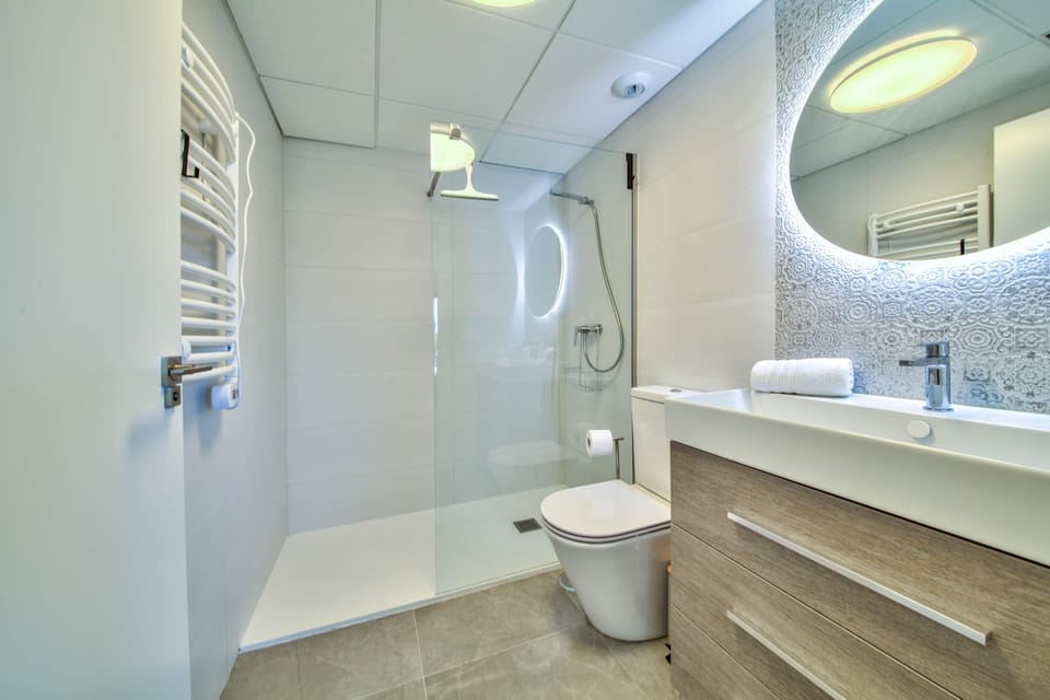 Family Bath 2