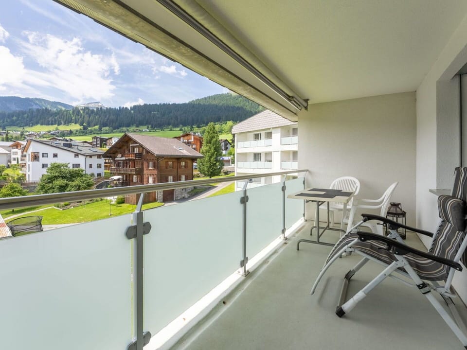 Ceiling, Apartment, Balcony, Condominium, Daylighting, Hotel, Penthouse Apartment, Villa, Handrail, Resort