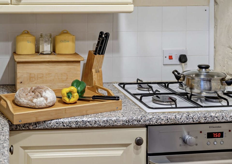 Stable kitchen