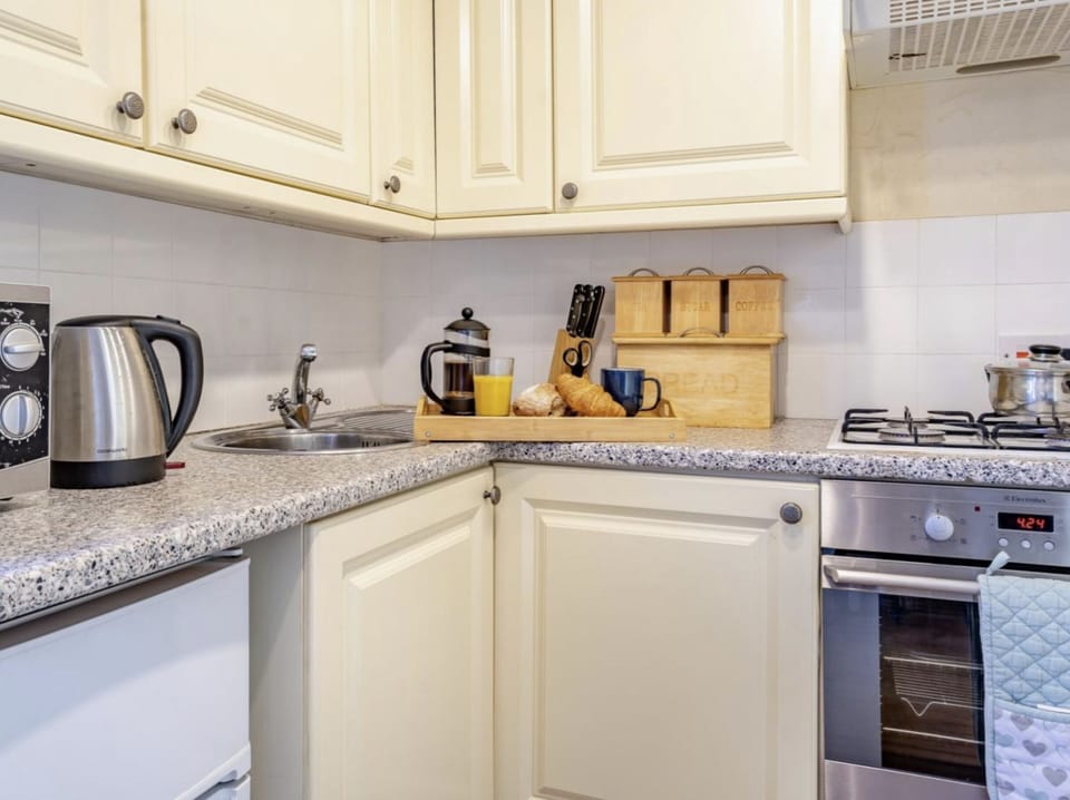 Stable kitchen