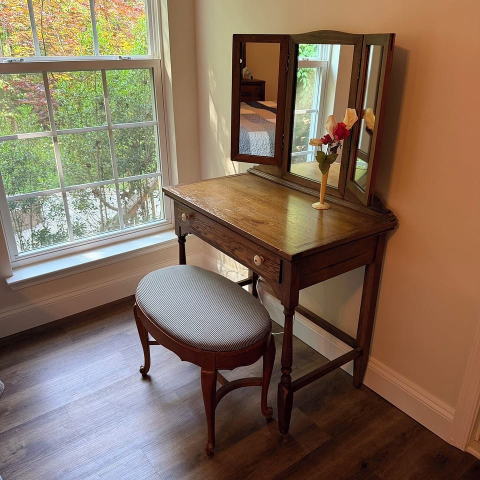 Dedicated work space. Not shown is a lighted makeup mirror.
