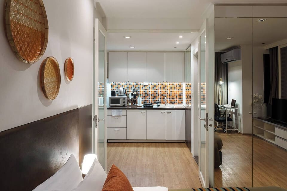 Separate Zones for Comfort : The bedroom is separated from the kitchen and bathroom areas, so you can cook without worrying about smells reaching the bed. Perfect for a comfortable, long stay.