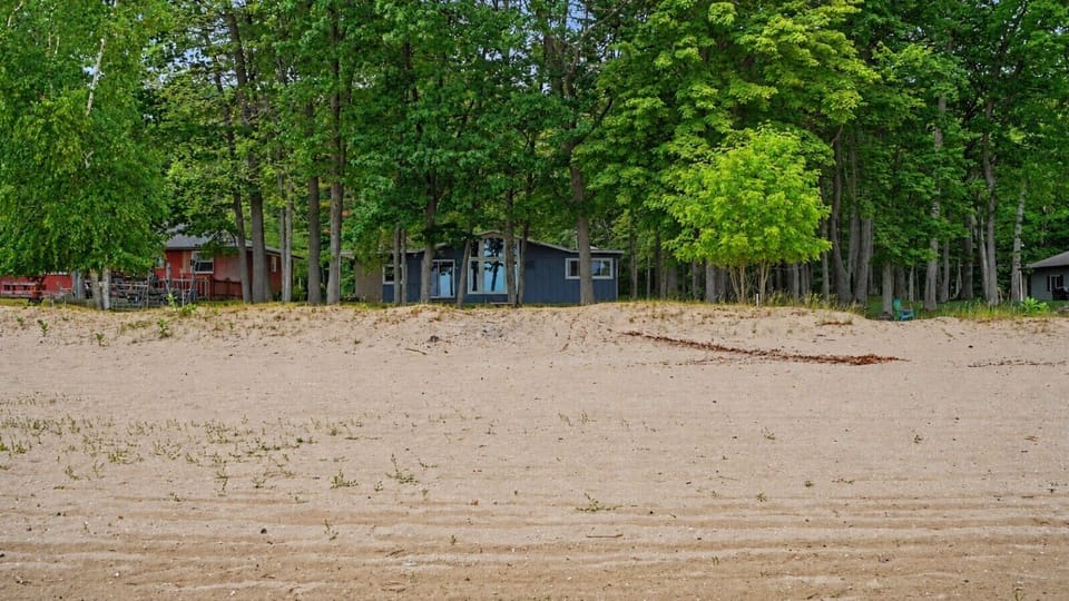 Granny`s Cabin view from the beach