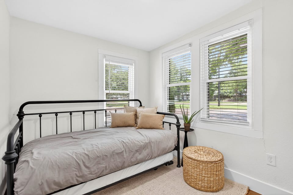 Bedroom 1 | Twin Daybed w/ Twin Trundle | 1st Floor