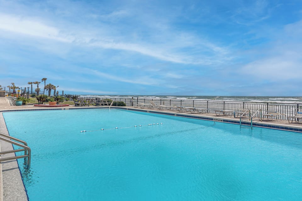Oceanside Inn | Community Amenities