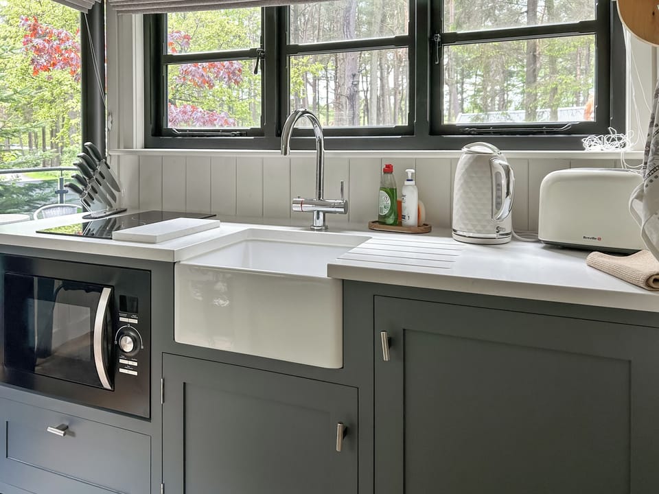 Kitchen | Shepherds Hut - Cardale Escapes, Harrogate