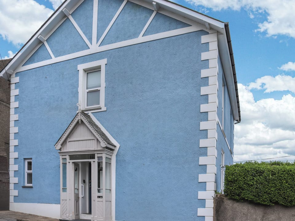 Exterior | Rhydwenfa, Porthmadog