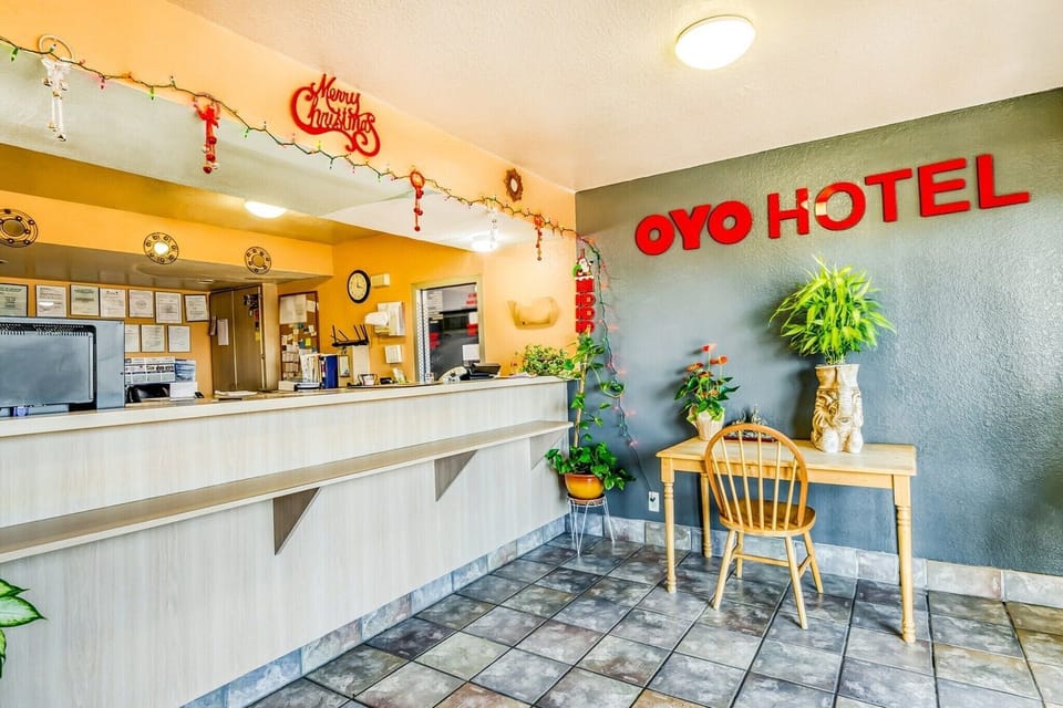 Entrance / Reception