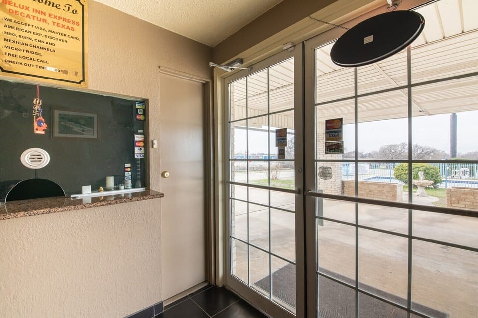 Entrance / Reception