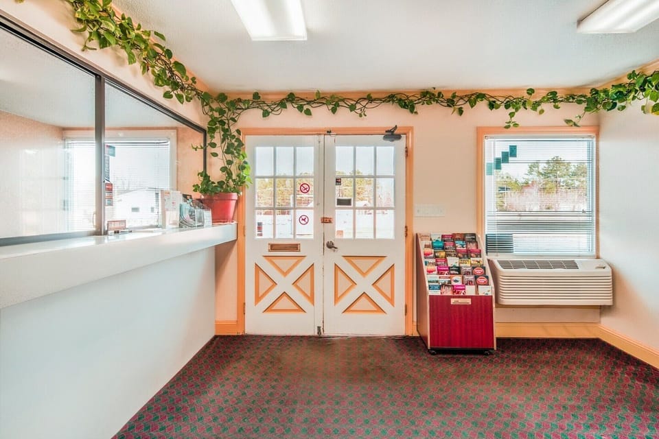 Entrance / Reception
