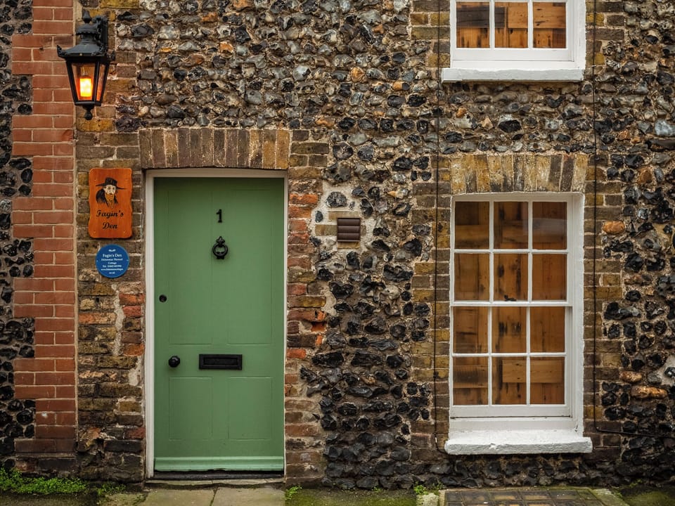 Exterior | Fagin&rsquo;s Den, Broadstairs
