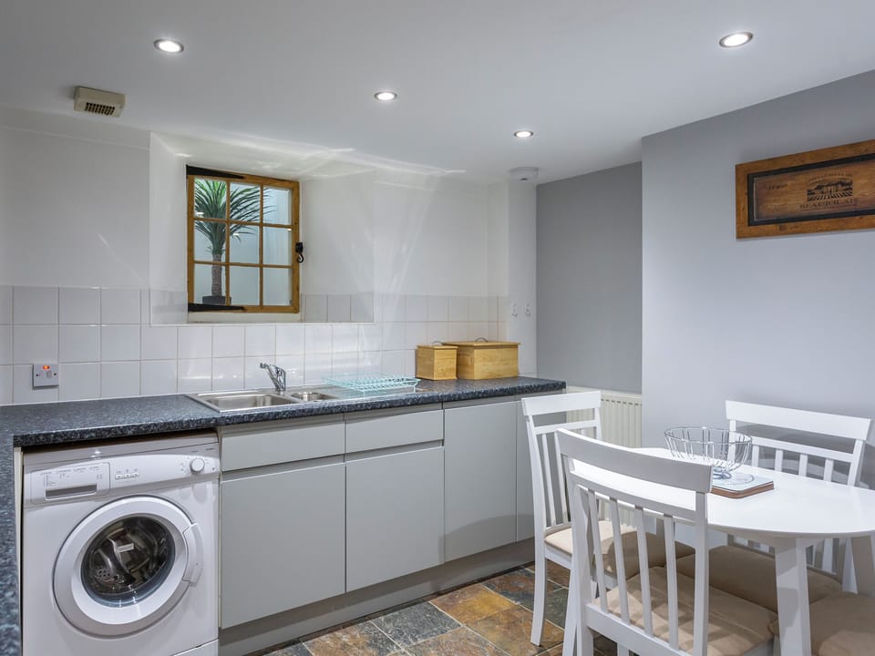 Kitchen | Pickwick&rsquo;s Place - The Fishermen&rsquo;s Cottages, Broadstairs