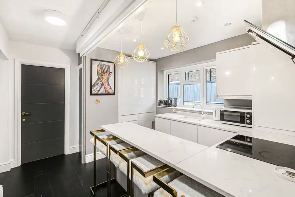 Kitchen that actually makes you want to cook (or at least hang out).
