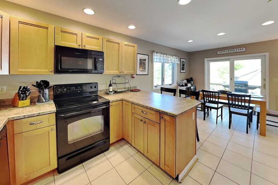 Full Kitchen