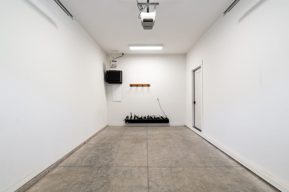 Floor, Flooring, Indoors, Screen, Architecture