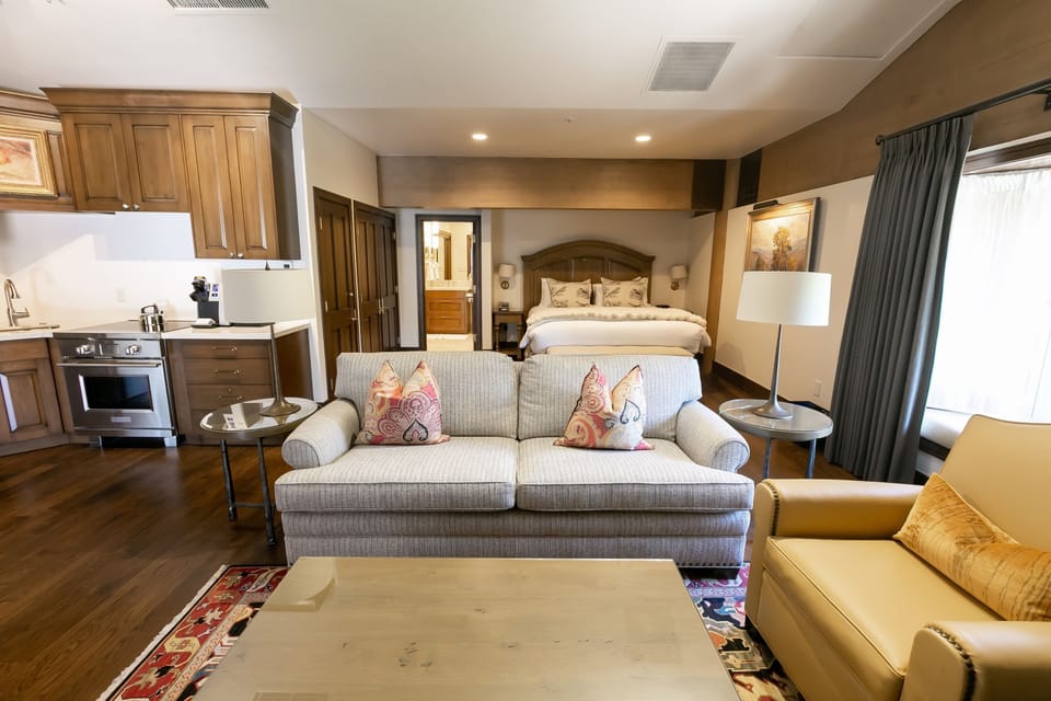 Living Room, Room, Indoors, Furniture, Couch