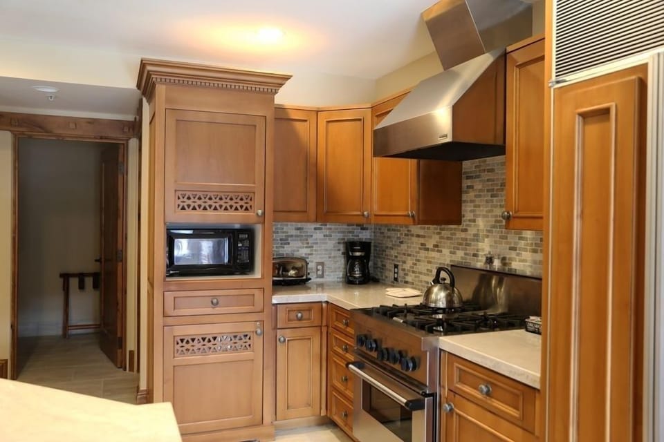 Room, Indoors, Furniture, Kitchen, Oven