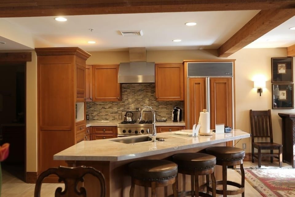Furniture, Room, Indoors, Kitchen, Kitchen Island