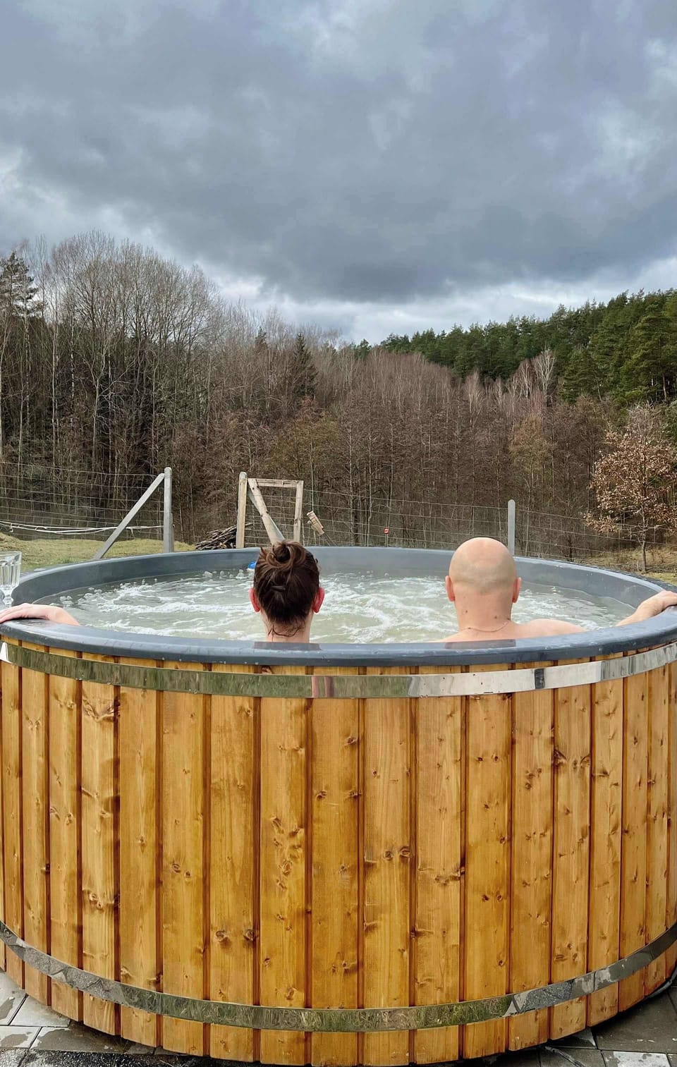 Outdoor spa tub