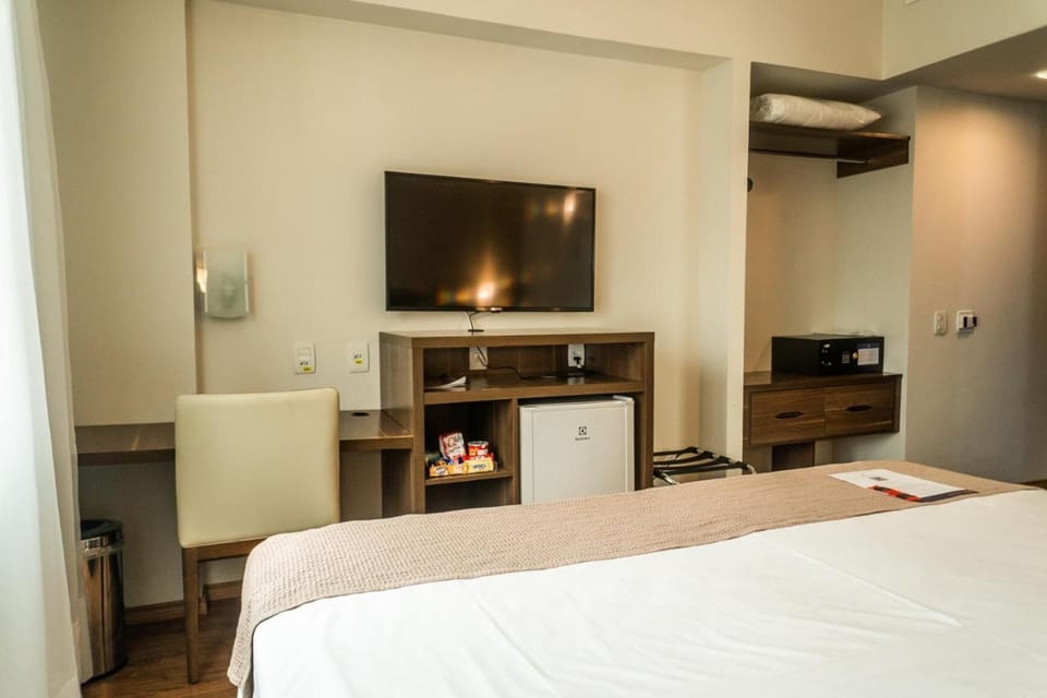 Bedroom. Interior and views may vary based on location and availability.