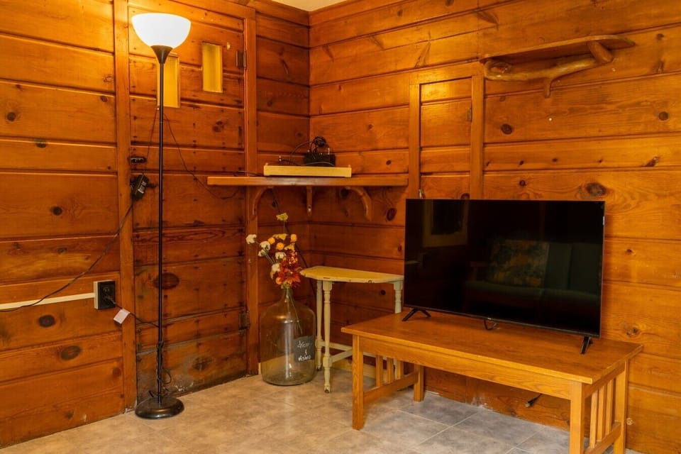 Cabin 16-2
